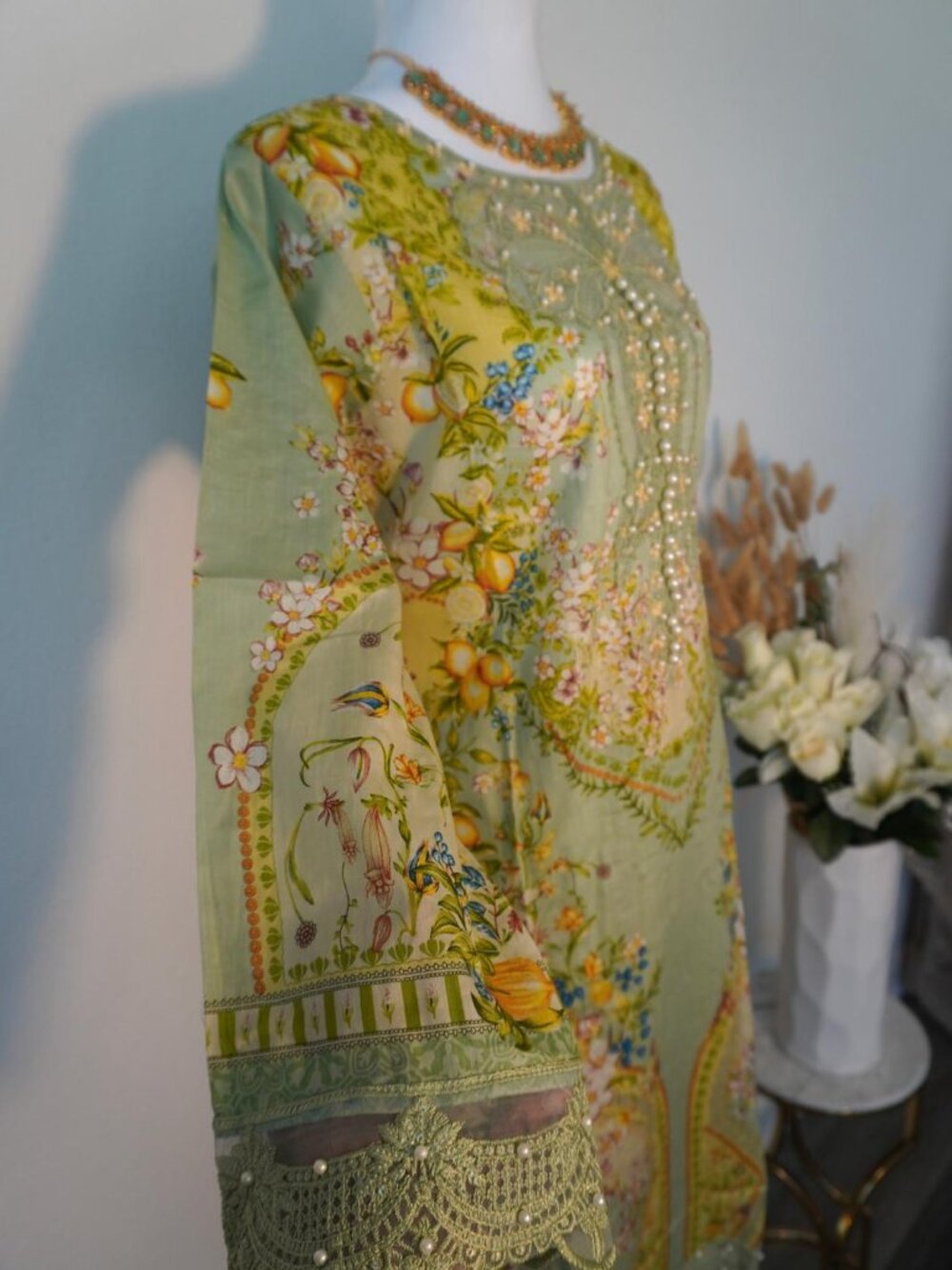 Spring Kurta Set - Picture 3 of 5